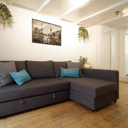 Cosy Right In The Center With Airco! Maison d'hôtes 2*
