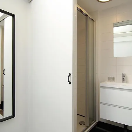 Πανσιόν Cosy Right In The Center With Airco!