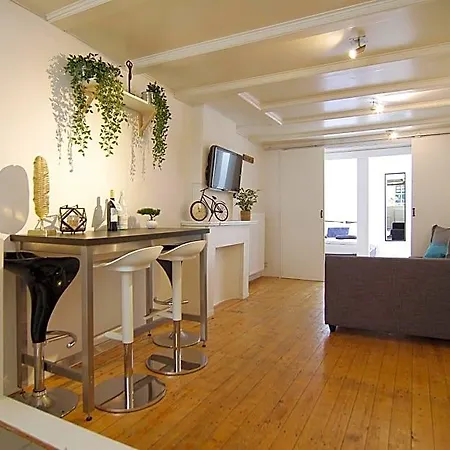 Cosy Right In The Center With Airco! Penzion