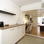 Cosy Right In The Center With Airco!
